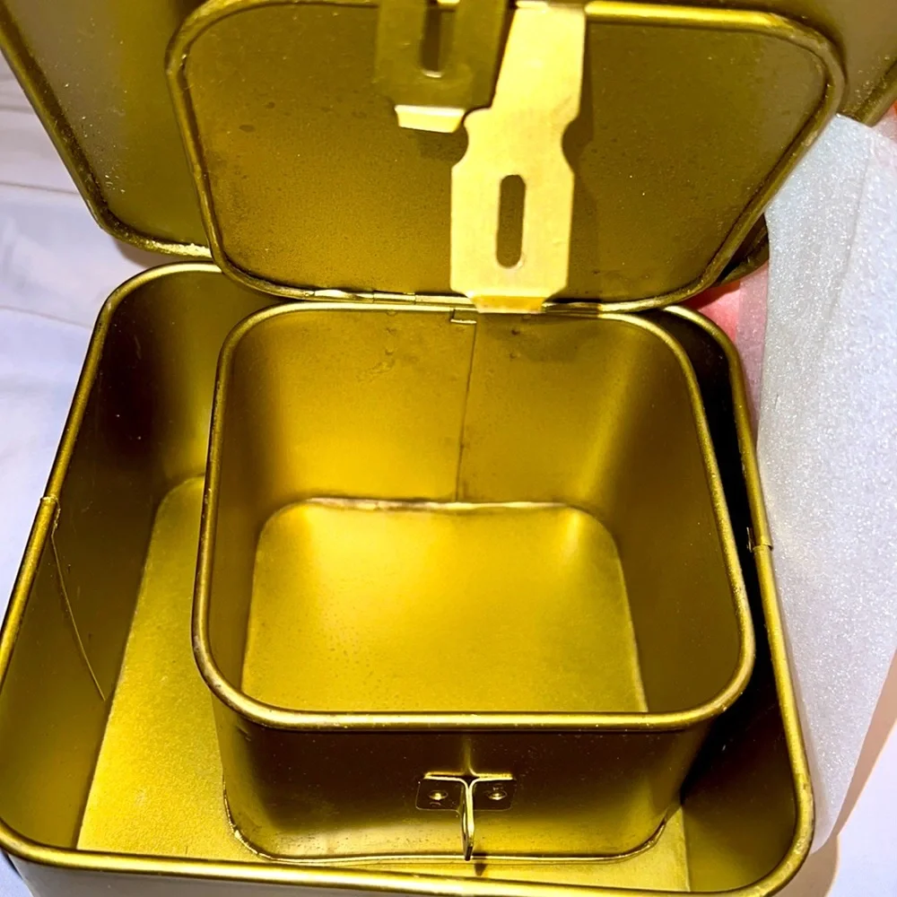 New decorative ❤️🛍️- keepsake three sizes optional use locks not included